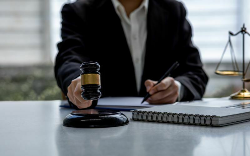 Cómo elegir al mejor abogado penalista para tu caso