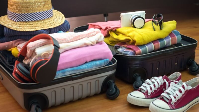 Cómo doblar ropa para una maleta: Guía paso a paso