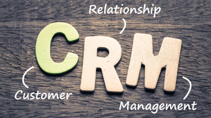 ¿Sabías que un CRM puede gestionar tus clientes automáticamente?