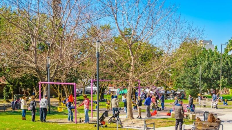 Cómo mejorar parques urbanos con mobiliario bien elegido
